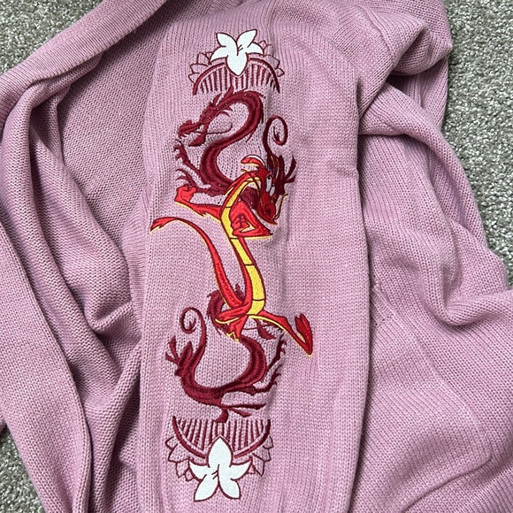 Mulan Mushu cardigan - Picture 7 of 8